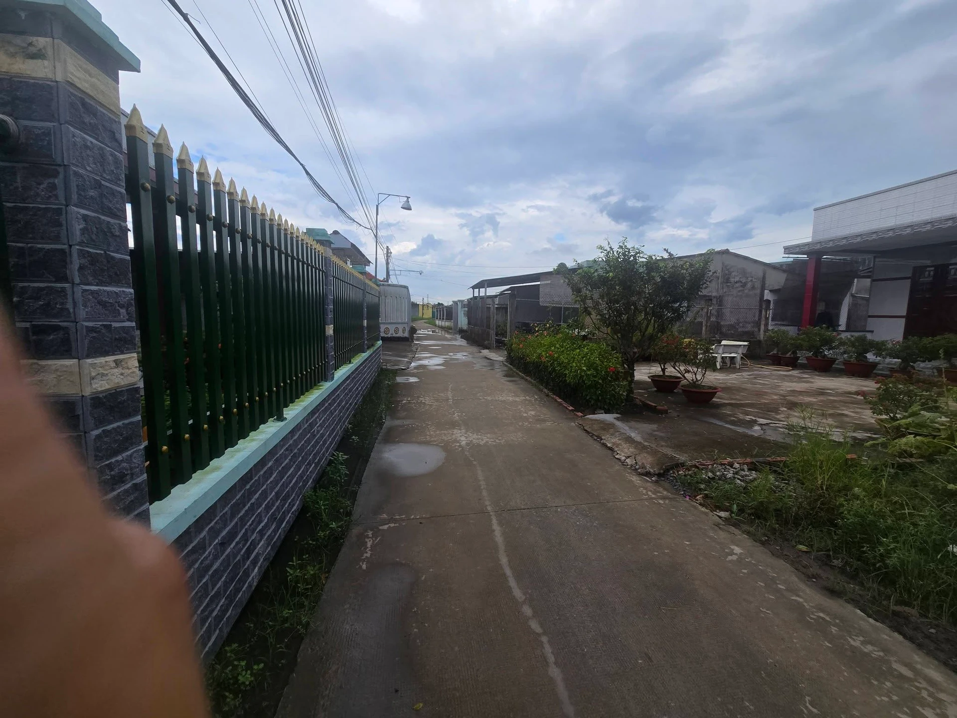Bán gấp đất 2022m2 có 200m2 thổ cư, Ấp 4 Nhựt Chánh, Bình Chánh, giá 2,3 tỷ - Ảnh 1