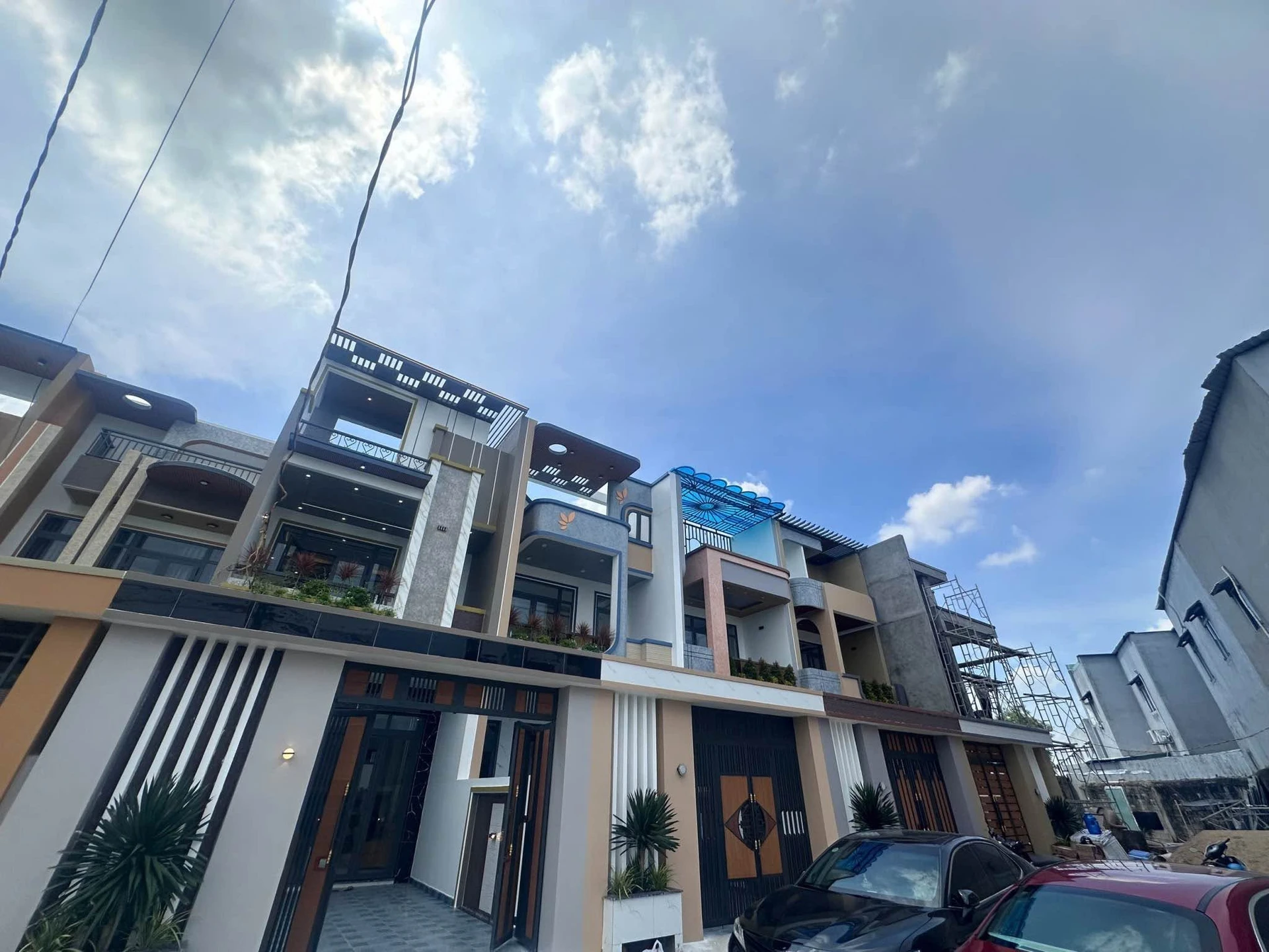 Bán nhà phố 1 trệt 1 lầu, 3PN, sân vườn mini tại KDC Long Hòa, Rạch Kiến, Cần Đước, Long An - Ảnh 1