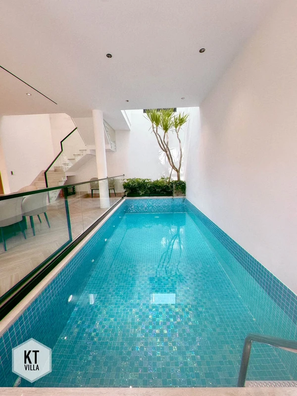 Bán villa 5PN 270m² Đà Nẵng gần biển Mỹ Khê, dòng tiền 80tr/tháng