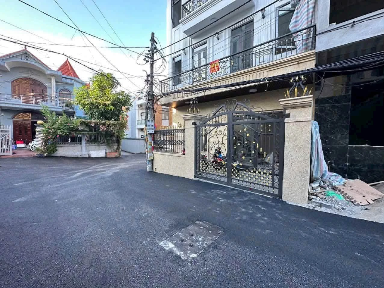 Bán nhà 4 tầng 4PN, 250m² Cột 8 Hạ Long - Ảnh 1