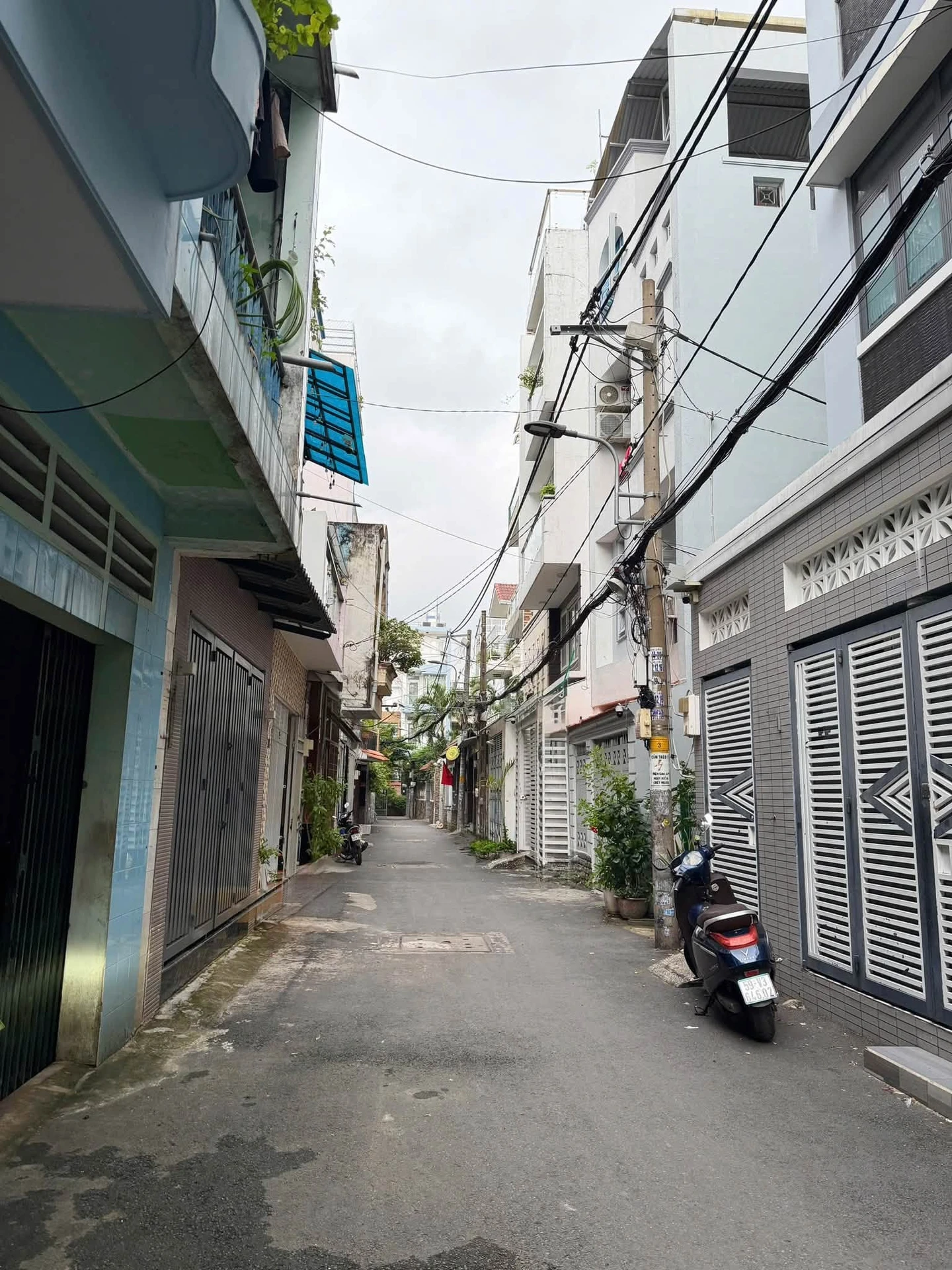 Bán nhà hẻm xe hơi 4 tầng 65m2, 4PN 5WC, Hoàng Hoa Thám - Ảnh 1