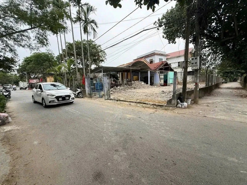 Bán đất lô góc 2 mặt tiền Tùng Thiện Vương, Huế, 194,7m2, 7,2 tỷ