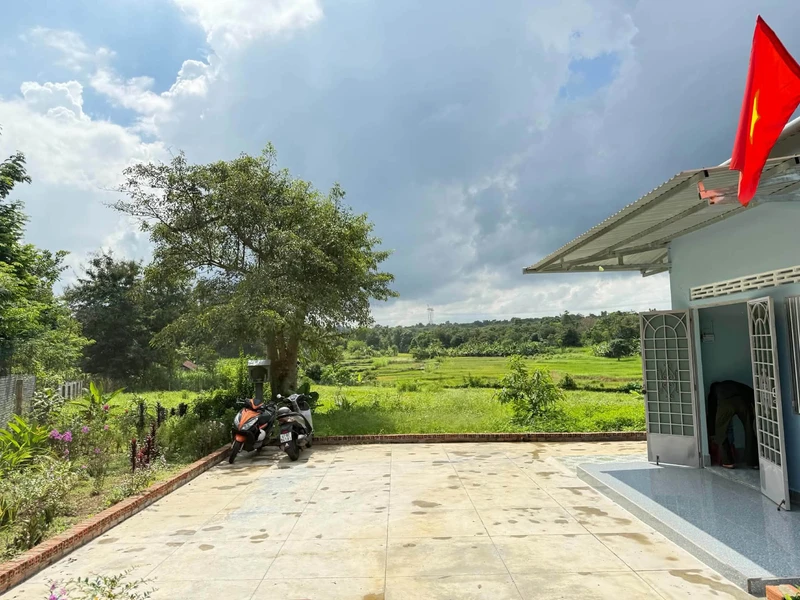 Bán lô đất sào thổ cư 300m2 view cánh đồng xã Ea Nuol, cách TP Buôn Ma Thuột 7km, giá 3,999 tỷ