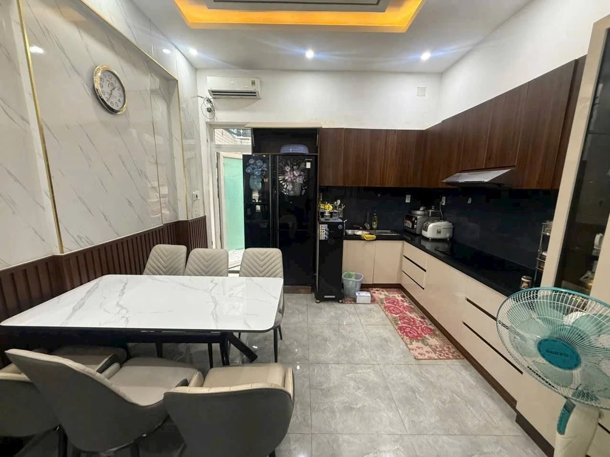 Bán nhà 1 trệt 2 lầu Cù Lao Phố 240m² sổ hồng - Ảnh thu nhỏ 4