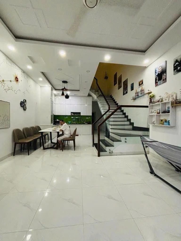 Bán nhà 3 tầng 100m² gần bến xe quận 8, 5 tỷ 730 triệu - Ảnh thu nhỏ 3