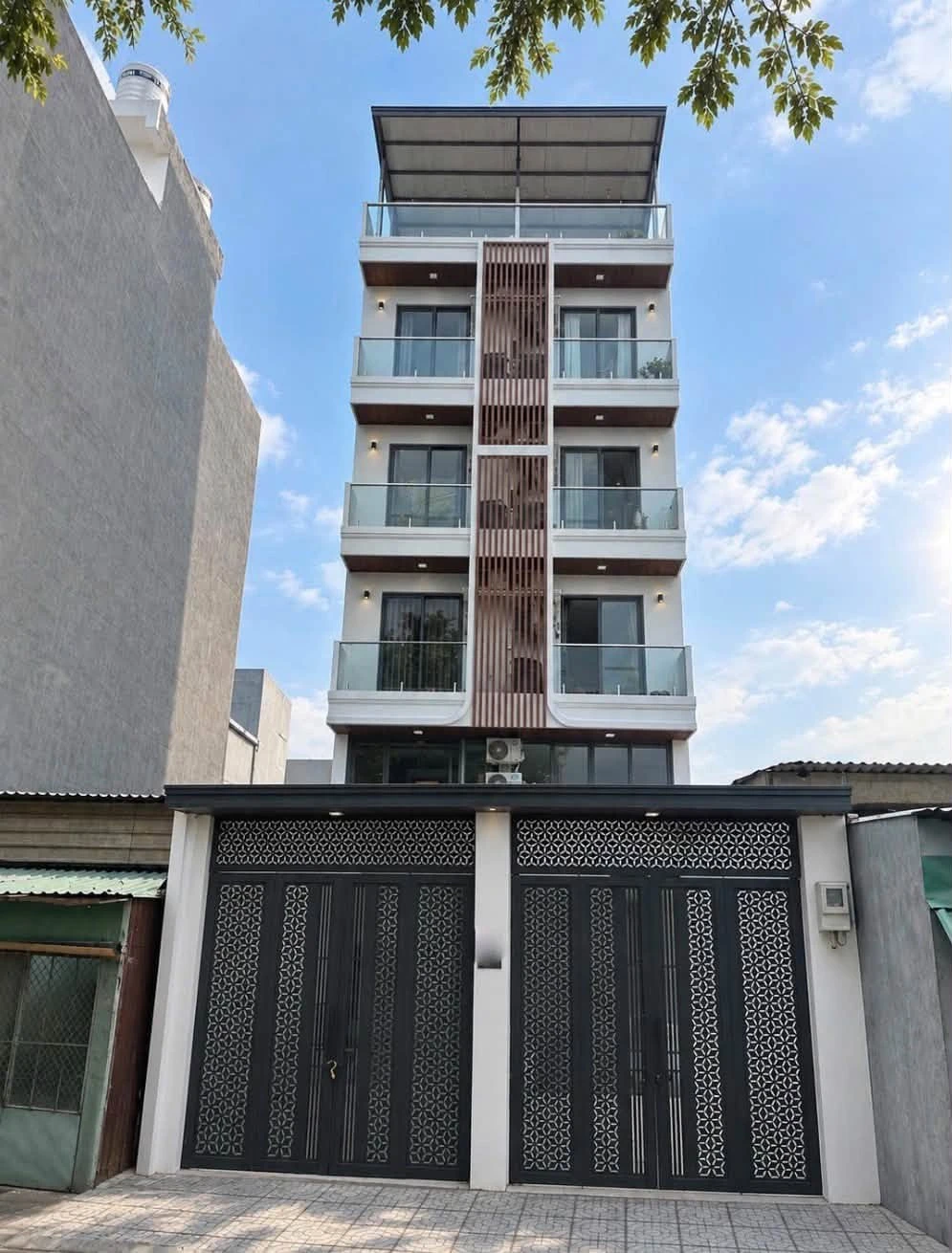 Bán CHDV 1 hầm + 6 tầng 216m2, Thủ Đức, 38 tỷ - Ảnh 1