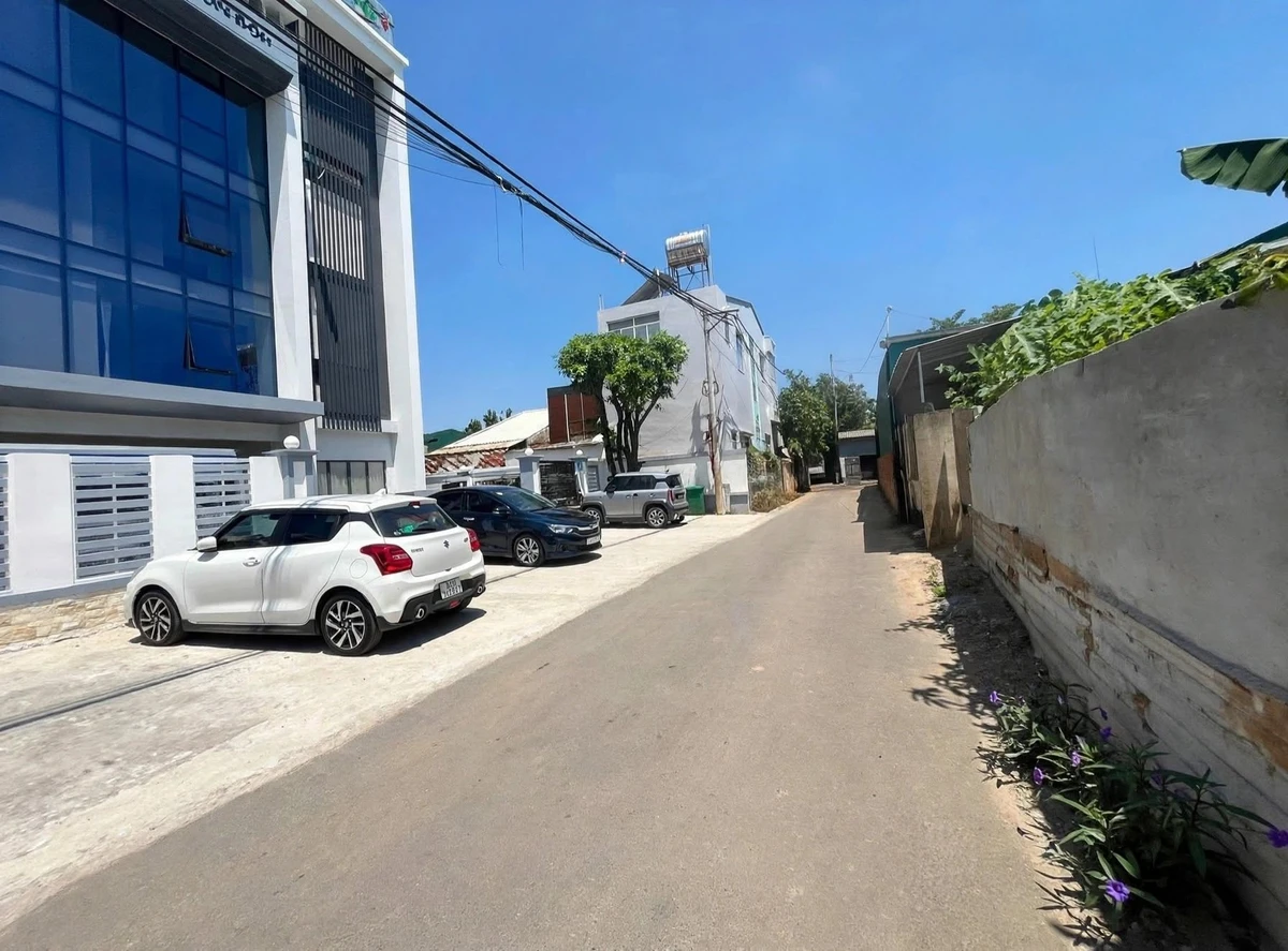 Bán đất Buôn Ma Thuột, 125m², hẻm ô tô, sổ hồng, 2 tỷ 8 - Ảnh 1