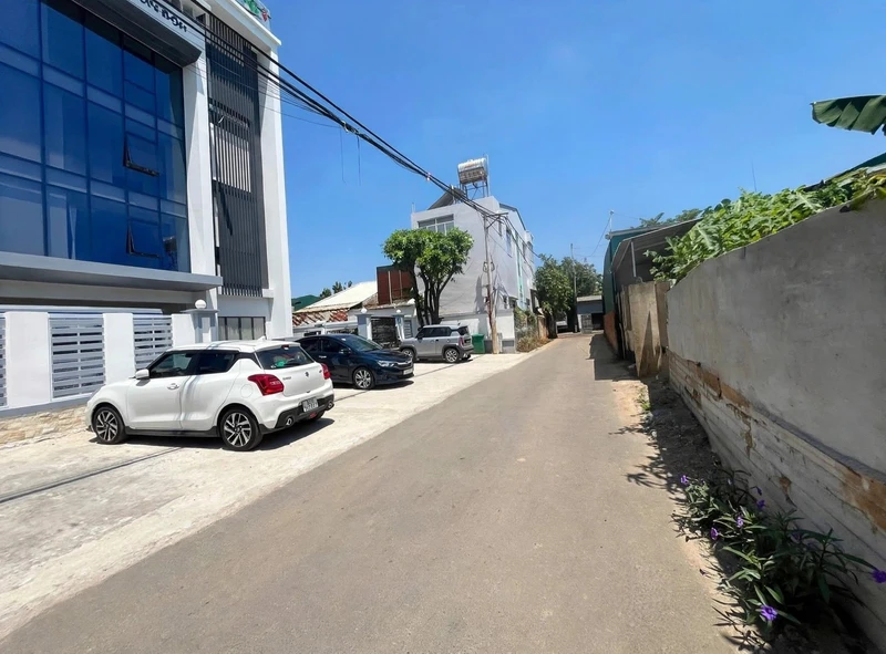 Bán đất Buôn Ma Thuột, 125m², hẻm ô tô, sổ hồng, 2 tỷ 8