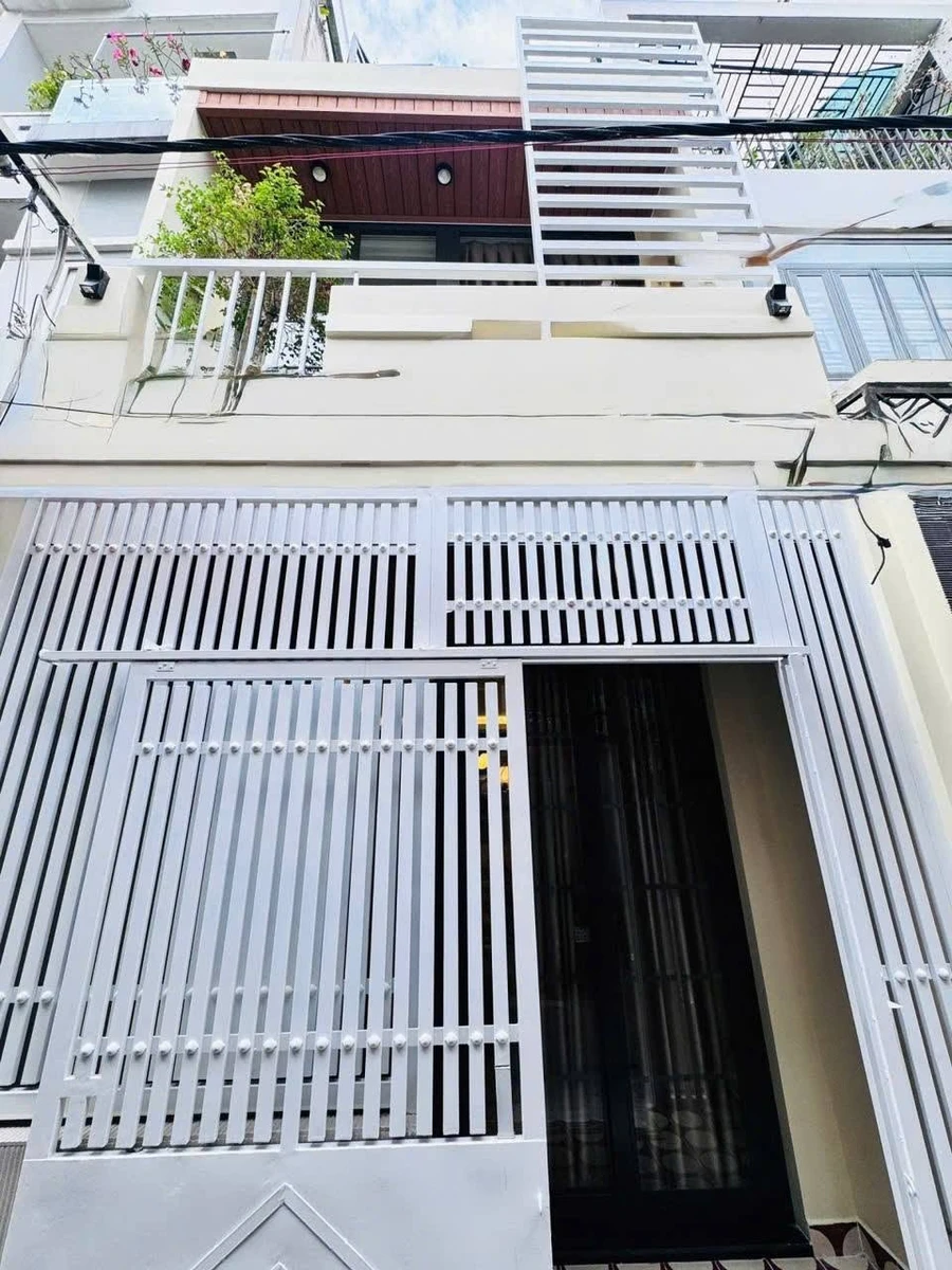 Bán nhà 2 tầng 42m2, 2PN 2WC tại Tô Hiến Thành Quận 10 - Ảnh 1