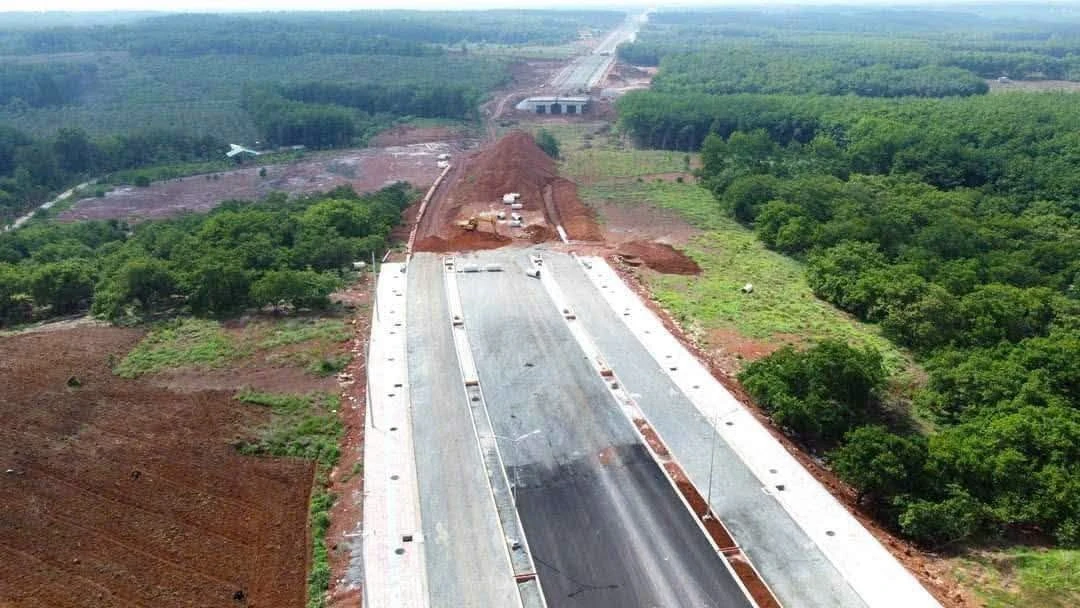 Bán đất 2ha6 mặt tiền Đường Rộng 42m, view suối - Ảnh 1