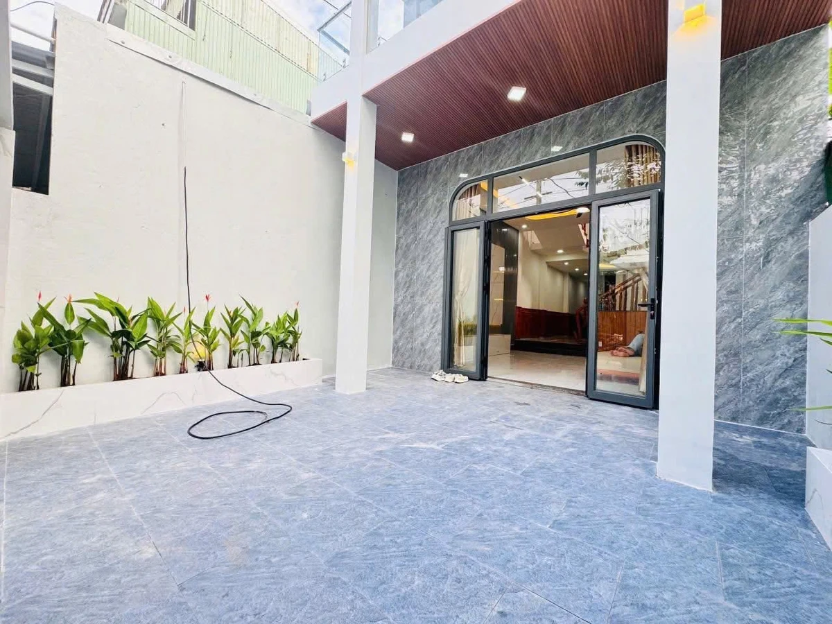 Bán nhà 2 tầng 100m² Nhơn Hòa 11, gần Bến xe Trung tâm, Đà Nẵng, giá 5,8x tỷ - Ảnh thu nhỏ 5