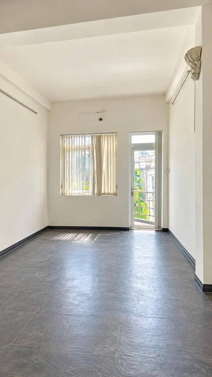 Bán nhà mặt tiền Phú Nhuận 81m2 4 phòng 3 tầng 13.8 tỷ - Ảnh thu nhỏ 3