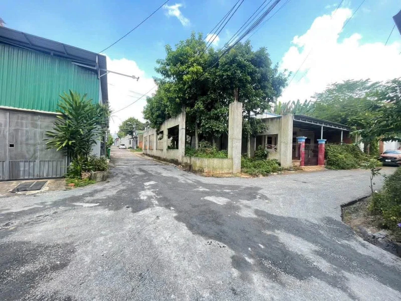 Bán nhà góc 2 mặt tiền hẻm thông đường Đỗ Nhuận, 6x19m, giá 4,999 tỷ, Buôn Ma Thuột