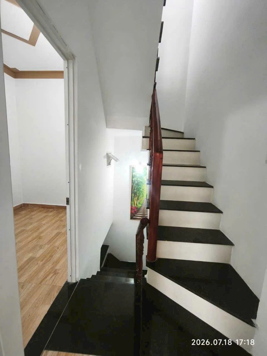 Bán nhà 4×9m, 2 lầu, 4 phòng ngủ Hóc Môn, 1,75 tỷ - Ảnh thu nhỏ 3