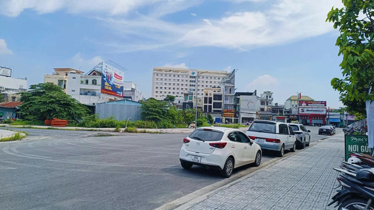 Bán nhà mặt tiền Phạm Văn Thuận Biên Hòa 200m2, 13,9 tỷ - Ảnh thu nhỏ 3