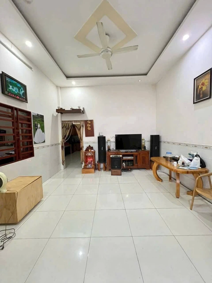 Bán nhà sổ hồng riêng 2 PN Dĩ An Bình Dương 102m², 2 tỷ 490 - Ảnh thu nhỏ 2