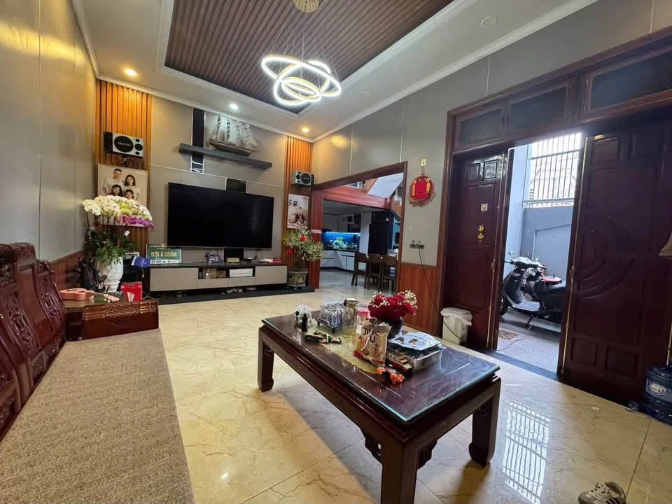 Bán nhà 3 tầng 4PN 137.5m² mặt tiền 8m đường Tôn Thất Tùng - Ảnh thu nhỏ 2