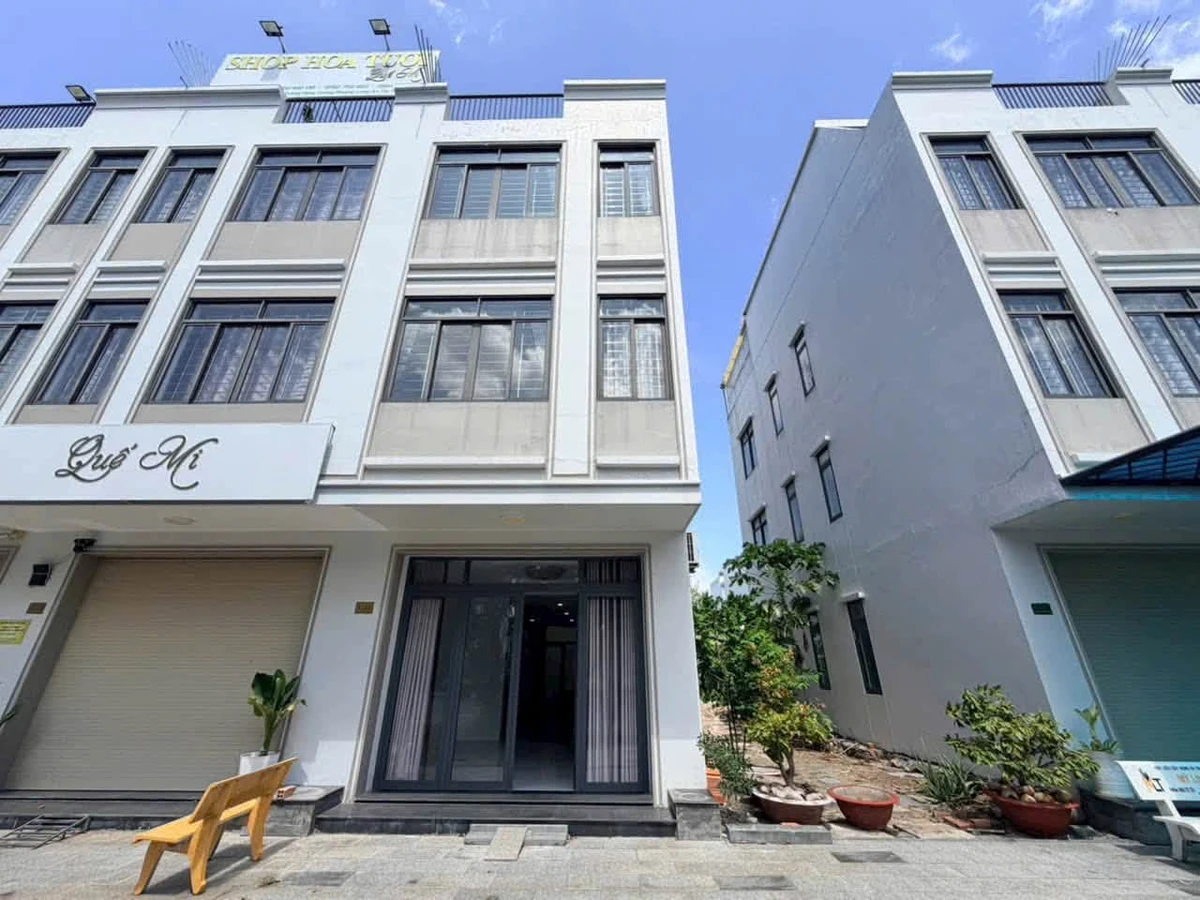 Bán nhà mặt tiền Hùng Vương nối dài, căn góc 90m², gần AEON Mall Tân An, giá 9,8 tỷ - Ảnh 1