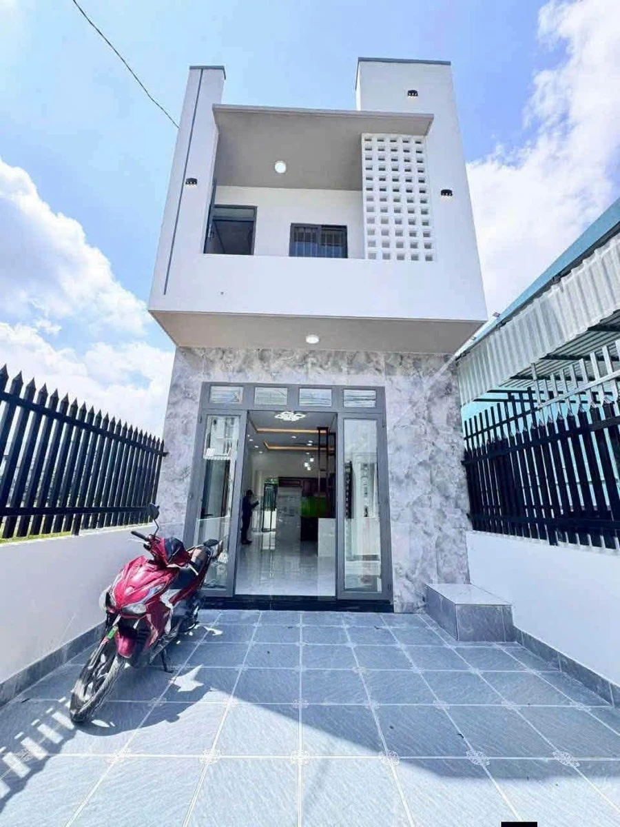 Bán nhà 1 trệt 1 lầu 3PN, 80m2 hoàn công, trung tâm thị trấn Đức Hòa, Long An - Ảnh thu nhỏ 3
