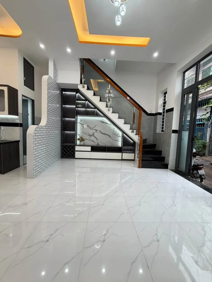 Bán nhà hẻm 2 tầng 40m² 2PN 2WC Quận 1 - Ảnh thu nhỏ 3