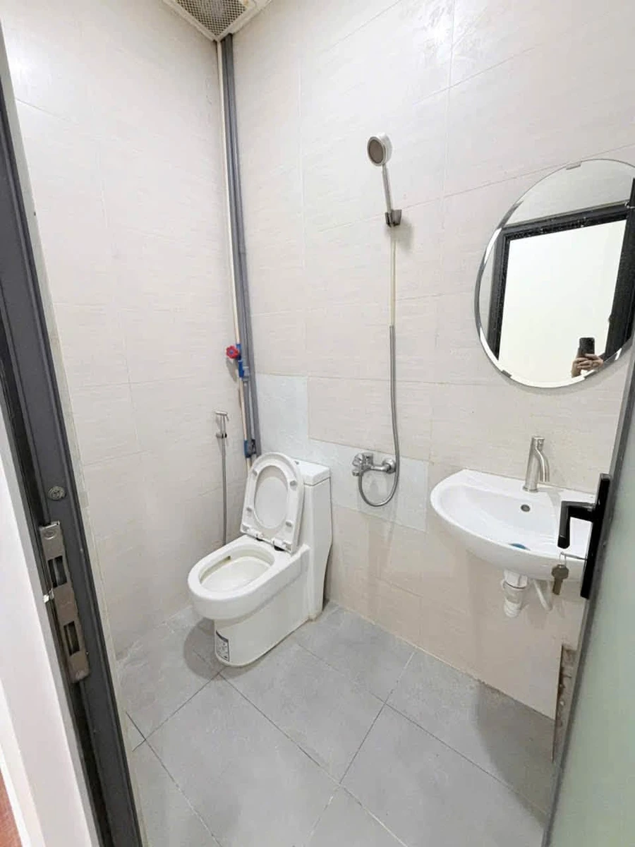 Bán nhà 1 trệt 1 lầu 4x9,7m hẻm nhựa 7m đường Chiến Lược, Bình Tân - Ảnh 1
