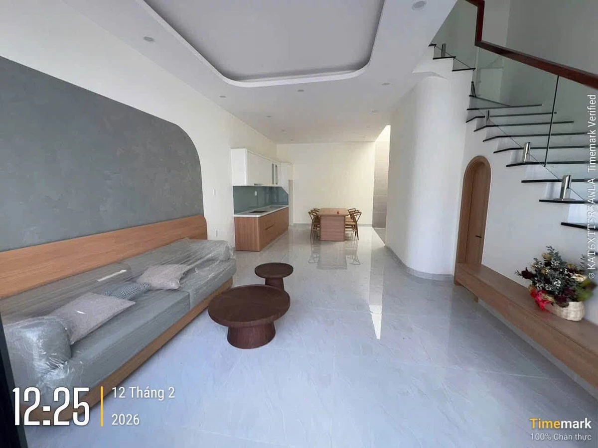 Bán gấp nhà 1 trệt 1 lầu 80m2 2PN, giá 2,698 tỷ, gần biển Xã Long Hải - Ảnh thu nhỏ 4