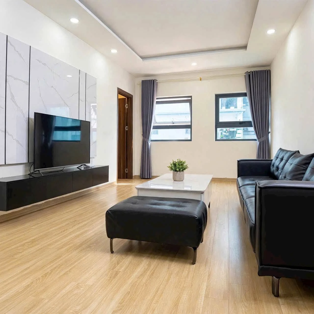 Cho thuê căn hộ 2PN 91m2 căn góc chung cư Trần Hưng Đạo Plaza, full nội thất - Ảnh 1