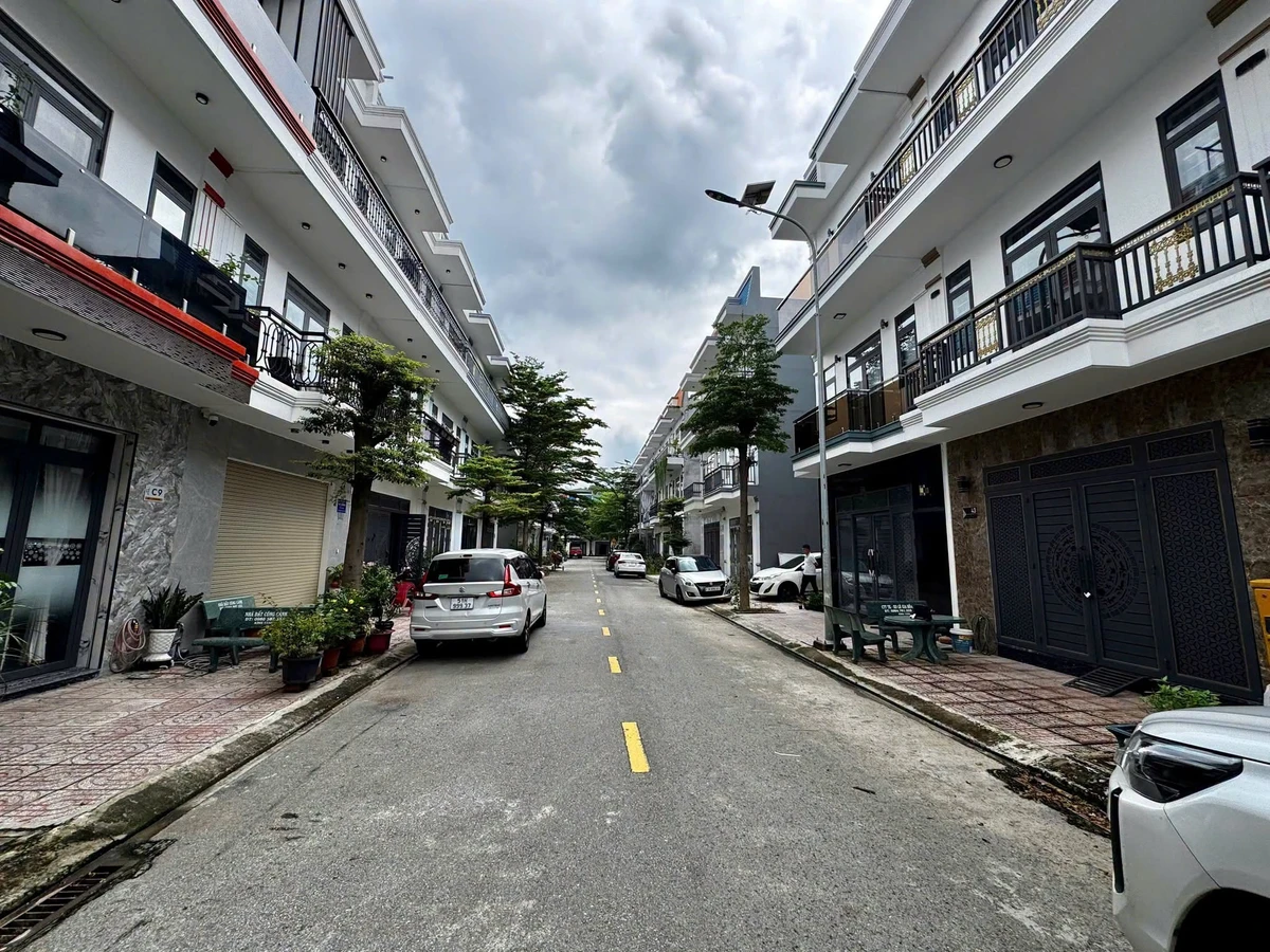Bán nhà 2 lầu 60m² giá 3,3 tỷ Thuận An Bình Dương - Ảnh thu nhỏ 2