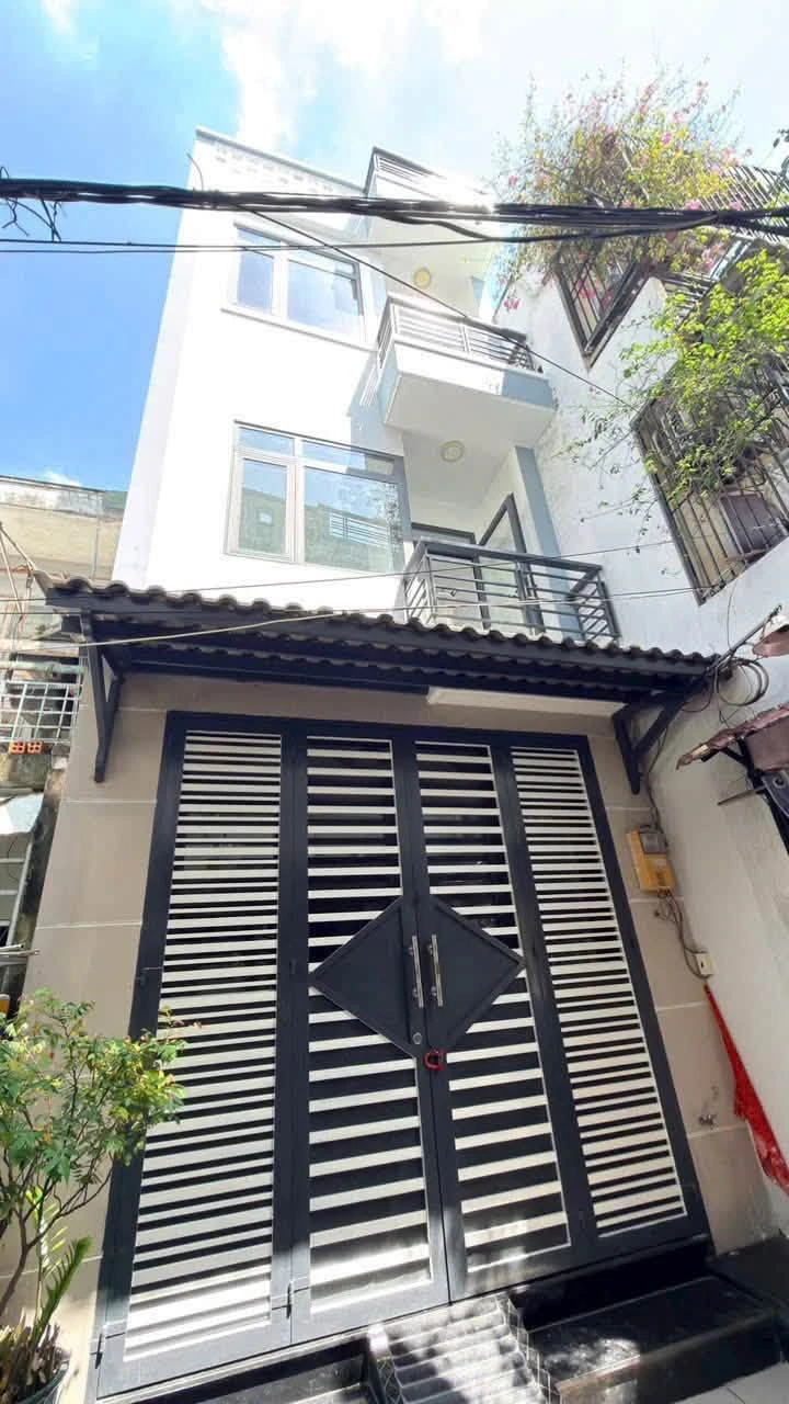 Bán nhà 3 tầng Ngã Tư Bốn Xã, 4,1 tỷ, 32 m² - Ảnh 1