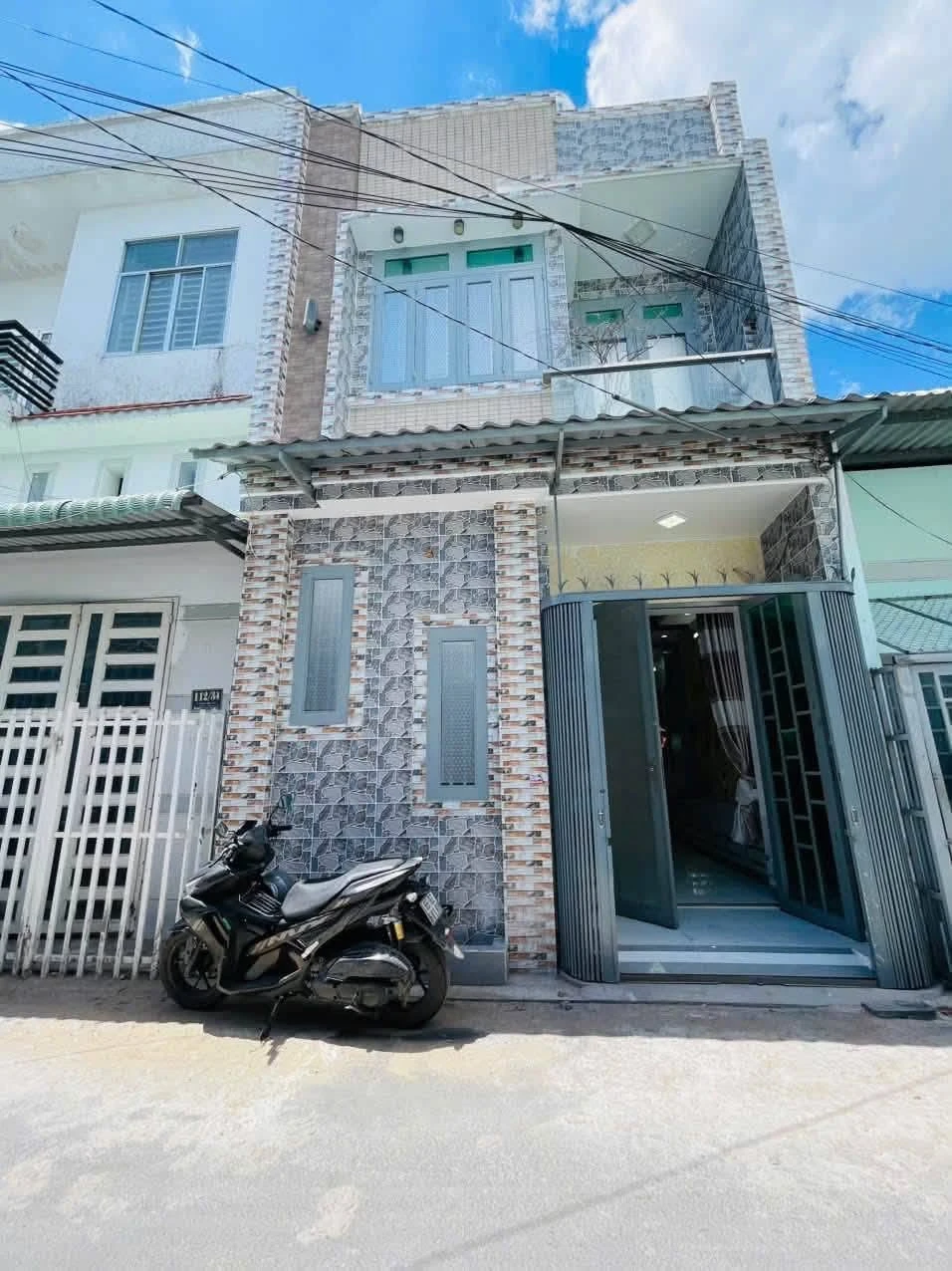 Bán nhà trệt lầu 5x8.4m mặt tiền 4m Hoàng Quốc Việt 2 tỷ - Ảnh 1