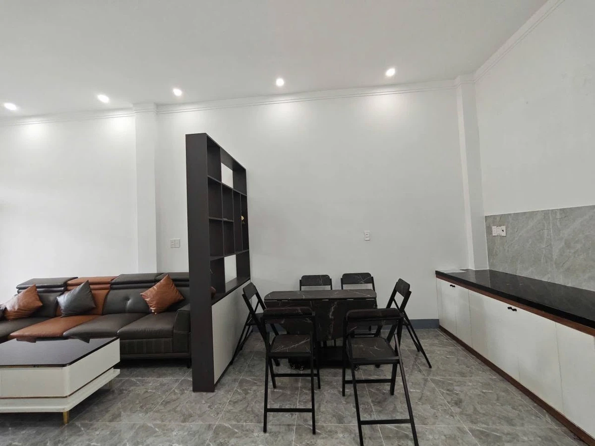 Bán nhà mặt tiền Phạm Ngũ Lão 98m² 2PN Quận 1 giá 3.7 tỷ - Ảnh thu nhỏ 2
