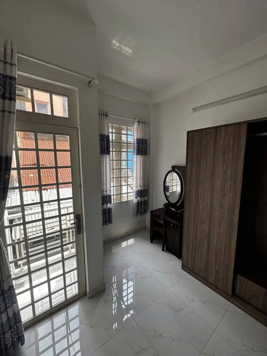 Bán nhà 4 tầng 3,1m x 9,4m, 4PN 3WC Quận 5, giá 6 tỷ - Ảnh 1