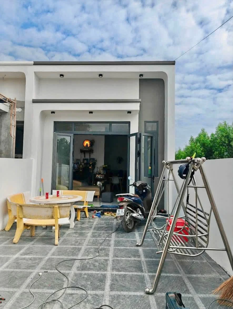 Bán nhà 100m2 mới 100%, nội thất full tại Thạnh Phú, 1,45 tỷ - Ảnh 1