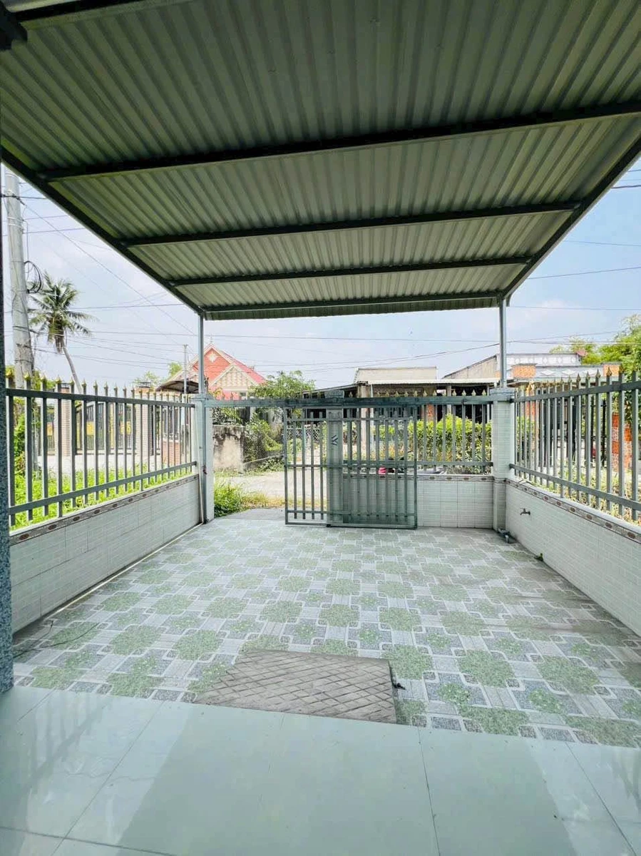 Bán nhà mặt tiền 83m2, 2 phòng, Cần Giuộc - Ảnh 1