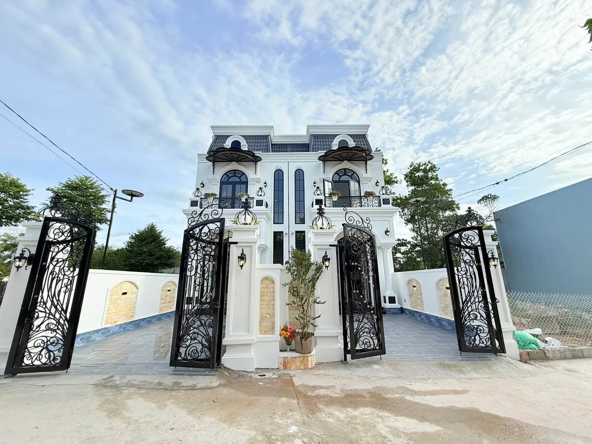 Bán nhà 2 tầng 100m², 3 phòng ngủ Thuỷ Xuân, Huế 2,7 tỷ - Ảnh 1