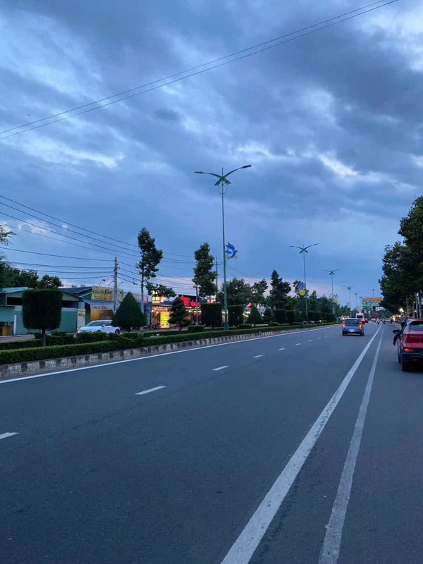 Bán nhà lầu mặt tiền Hùng Vương, Phan Thiết, 100m², 3PN