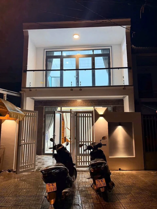 Bán nhà 87,4m² trung tâm Nha Trang, 1 trệt 1 lầu, đang cho thuê 15 triệu/tháng, giá 8,8 tỷ