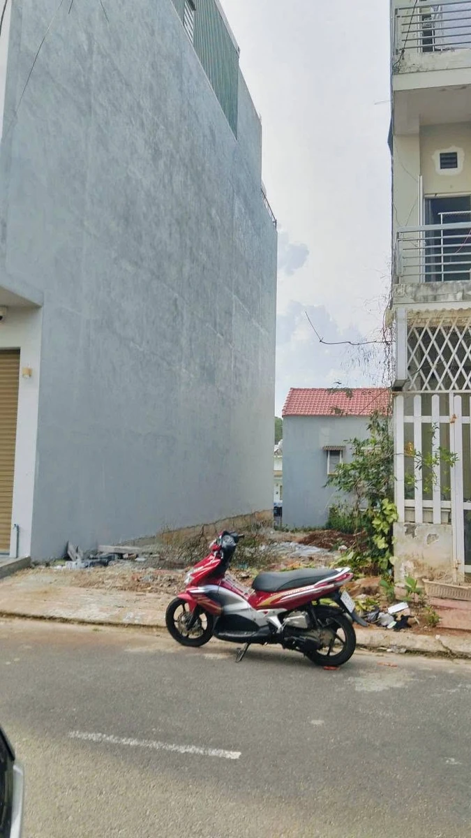 Bán lô đất 100m² mặt tiền Lê Duẩn, Quận 1, 4,5 tỷ - Ảnh thu nhỏ 2