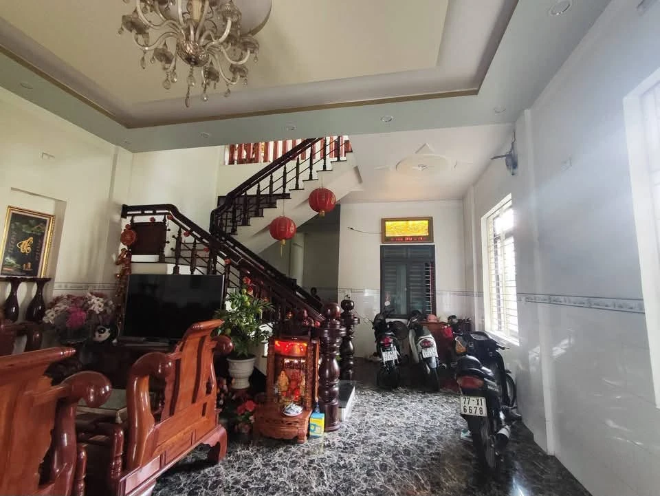 Bán nhà 3 tầng 4PN mặt tiền hẻm Quang Trung 96m² - Ảnh 1