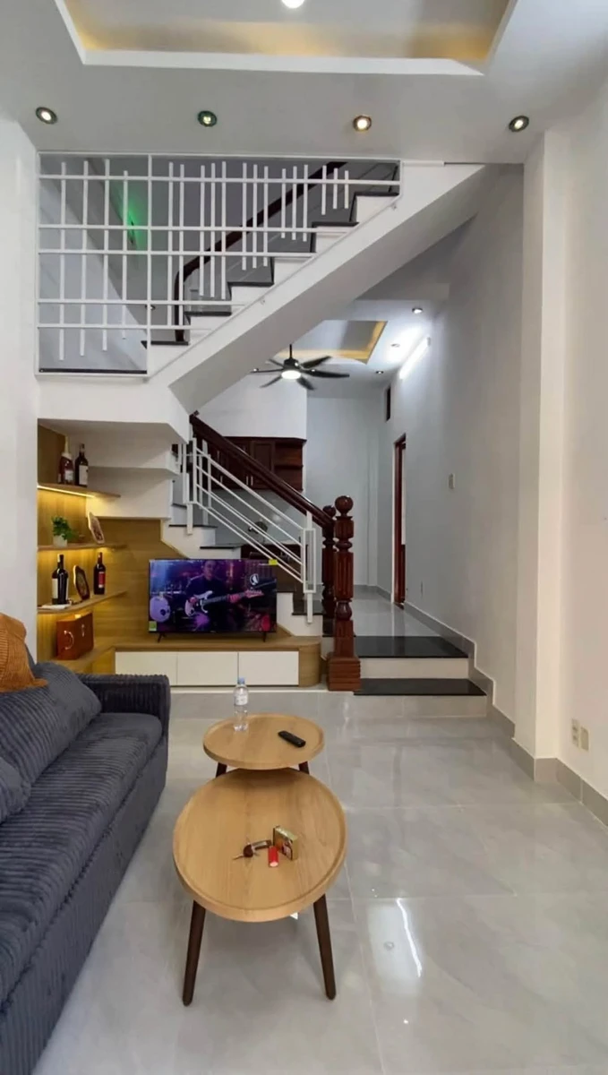 Bán nhà 3 tầng 4 phòng ngủ 110m2 Quy Nhơn - Ảnh 1