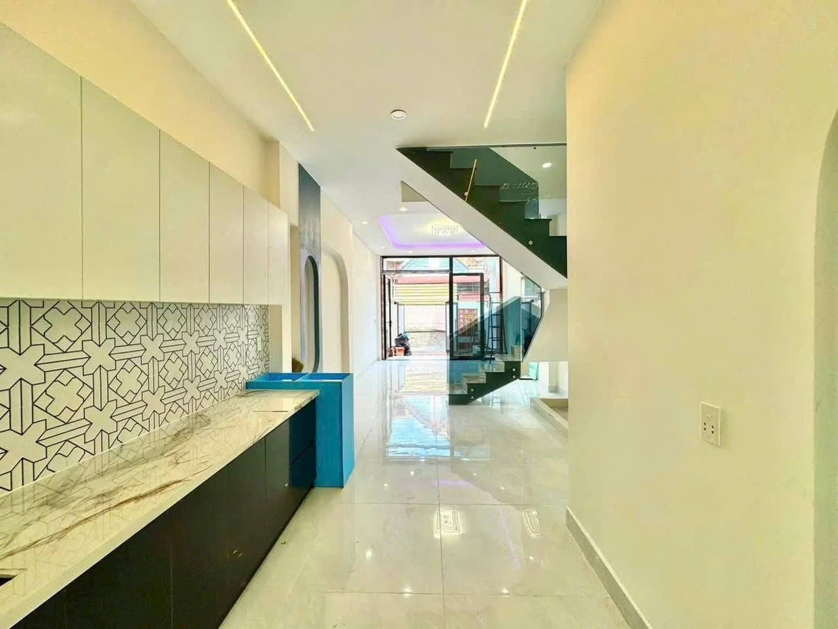 Bán nhà mới xây 62m² đường Trần Hưng Đạo, Dĩ An, giá 3,888 tỷ - Ảnh thu nhỏ 3