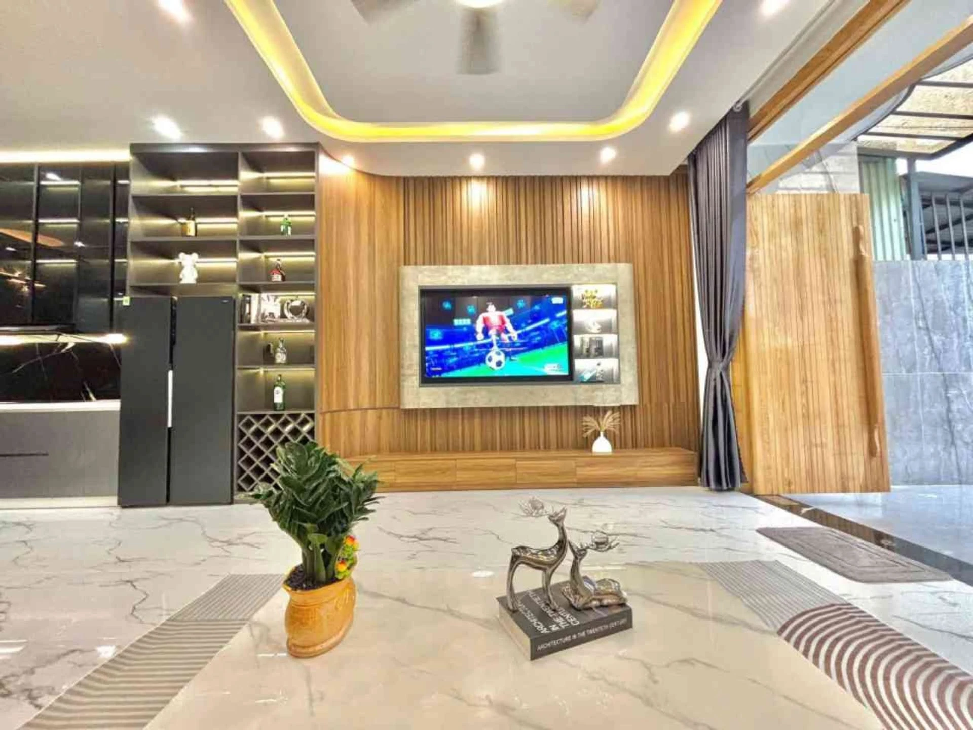 Bán nhà 3 tầng full nội thất 4PN 118m² Hòa Xuân Đà Nẵng - Ảnh 1