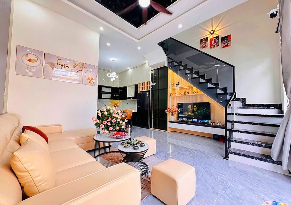 Bán nhà 3 tầng 70m2, 3 phòng ngủ, sân ô tô rộng tại An Khê, Đà Nẵng, giá khoảng 5 tỷ - Ảnh thu nhỏ 2