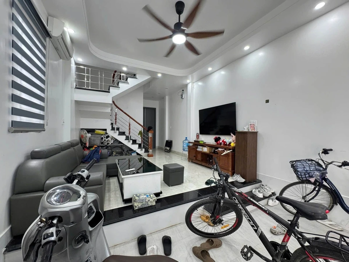 Bán nhà Nguyễn Hữu Tuệ 80m² 3 tầng giá 3 tỷ - Ảnh thu nhỏ 2