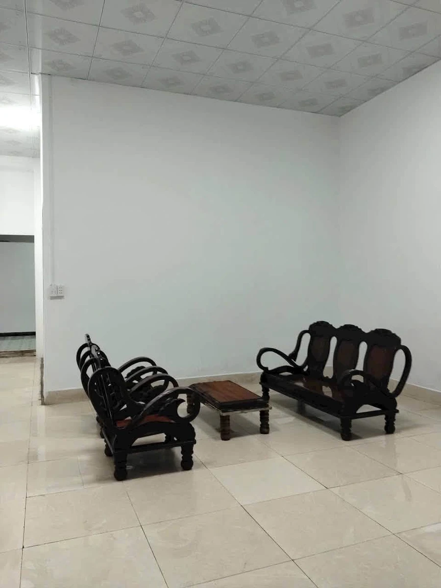 Bán nhà biên nhận riêng 5,5x21m, 2 phòng ngủ, KP3A Trảng Dài, Biên Hòa giá 1 tỷ 420 triệu - Ảnh thu nhỏ 2