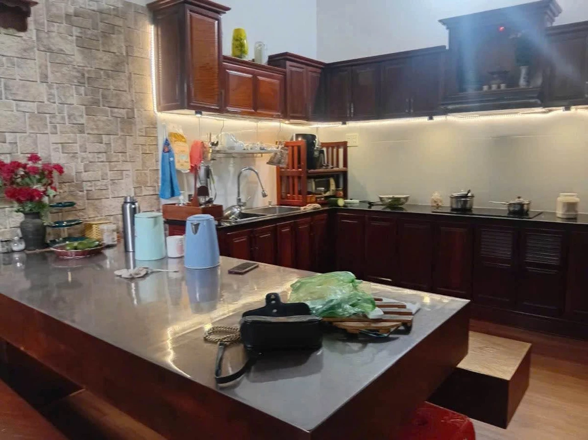 Bán nhà 2 lầu 105m² gần TT TP, hẻm Mai Hắc Đế - Ảnh thu nhỏ 4