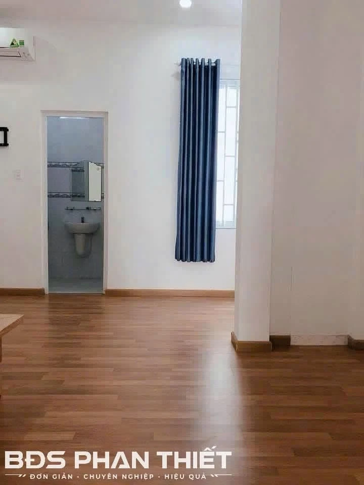 Bán nhà lầu 2 mặt tiền lô góc 137.4m² Võ Hữu, Lâm Đồng - Ảnh 1