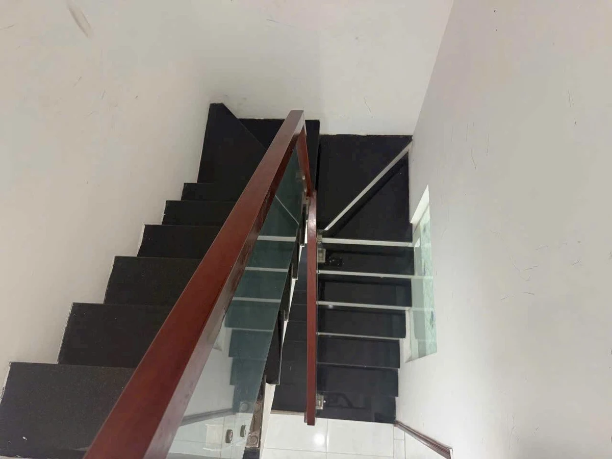 Bán nhà 3 tầng 44,2m² mặt tiền Hoàng Hoa Thám hơn 7 tỷ - Ảnh thu nhỏ 5