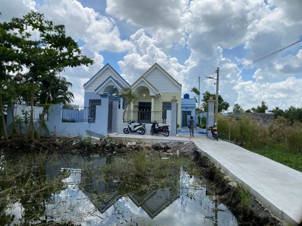 Bán nhà sân vườn 400m² 3 phòng ngủ Cần Giuộc Long An 3 tỷ 7 - Ảnh thu nhỏ 3