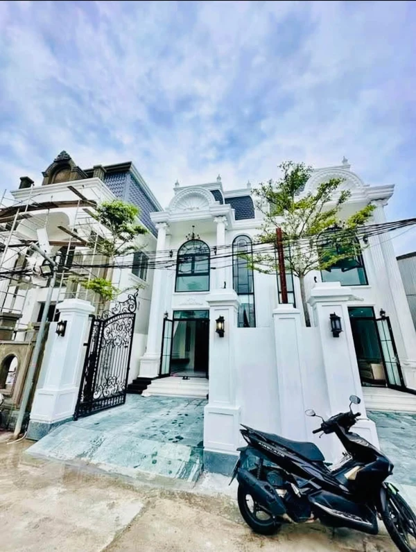 Bán villa 2 tầng tân cổ điển 125m² giá 3,35 tỷ TP Huế
